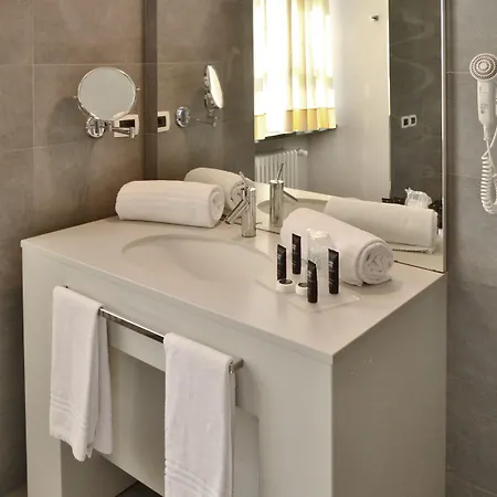 Castello Di Montaldo Torino 4*