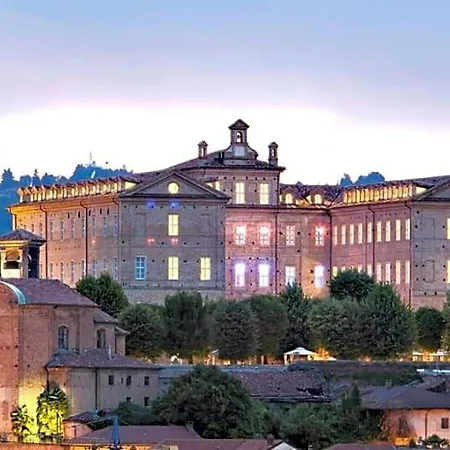Отель Castello Di Montaldo Torino 4*