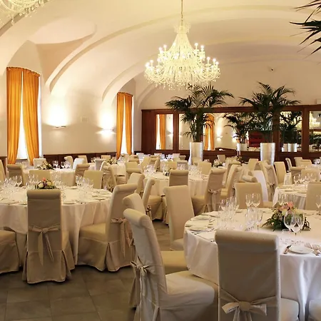 Castello Di Montaldo Torino 4*