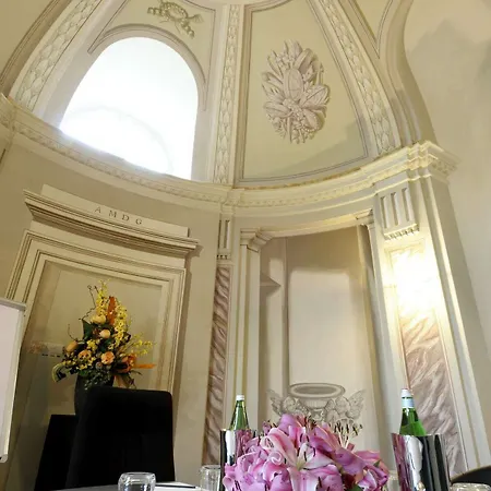 都灵蒙塔尔城堡度假村 酒店 Montaldo Torinese