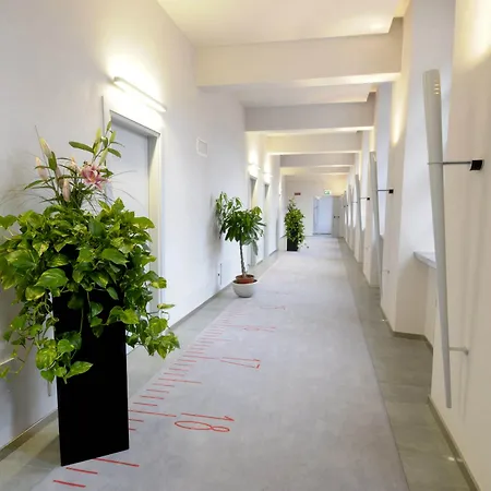 都灵蒙塔尔城堡度假村 Montaldo Torinese