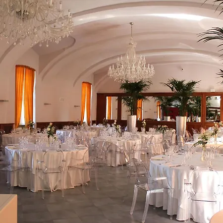 Castello Di Montaldo Torino 4*