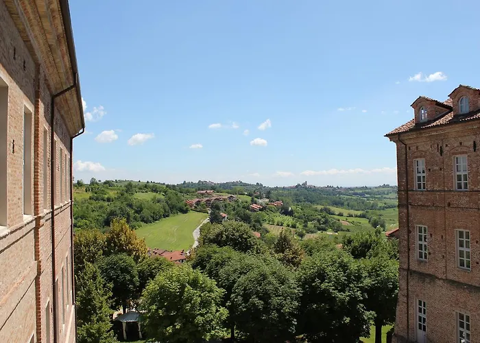 Castello Di Montaldo Torino Hotel